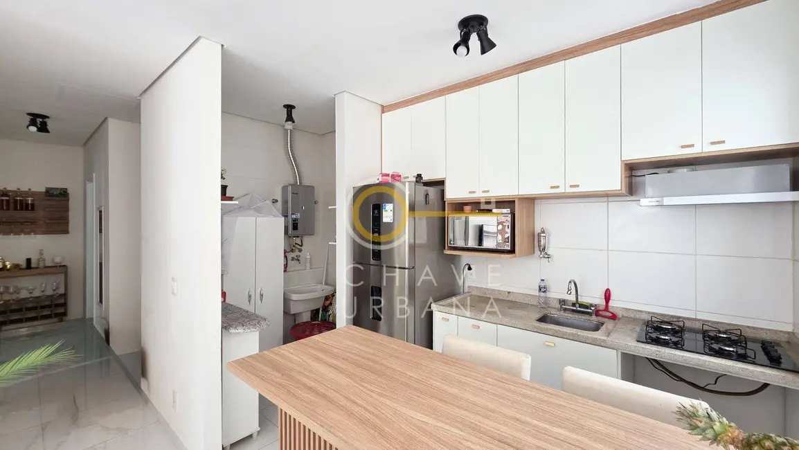 Foto 2 de Apartamento com 2 quartos para alugar, 120m2 em Gonzaga, Santos - SP