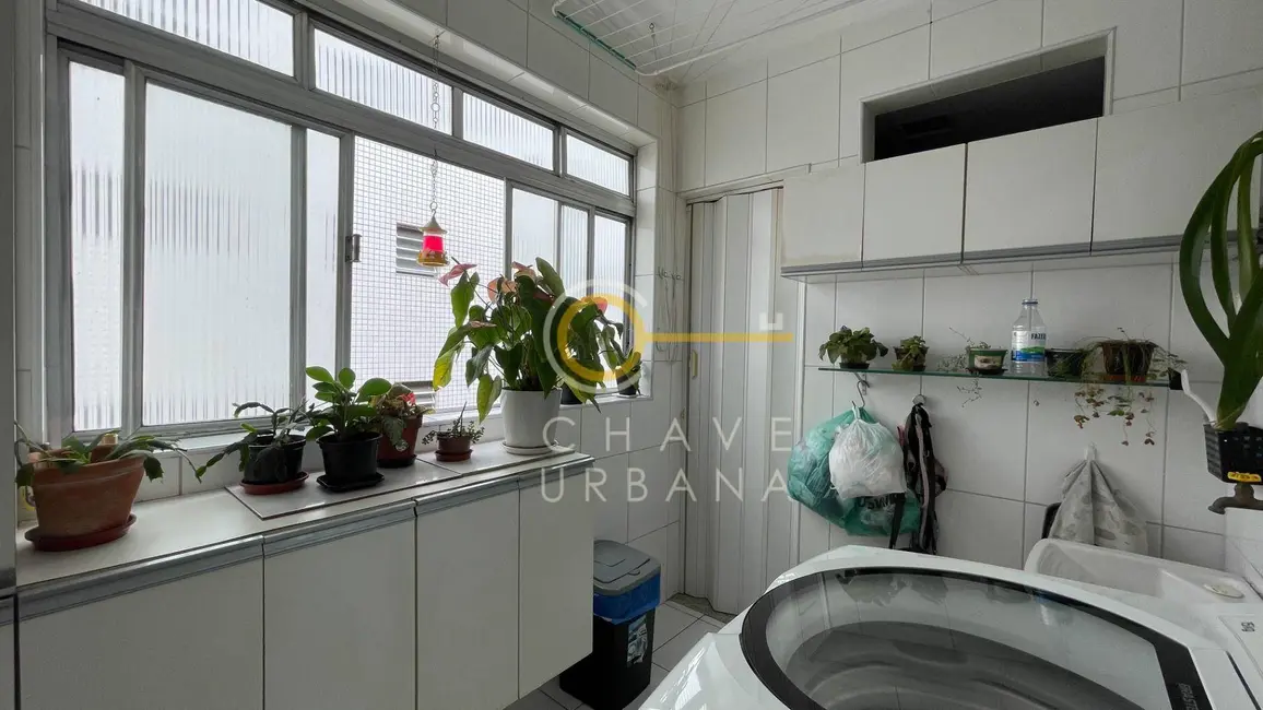 Foto 9 de Apartamento com 2 quartos para alugar, 82m2 em Embaré, Santos - SP