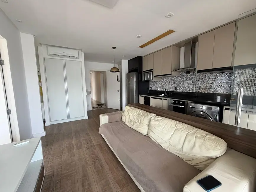 Foto 2 de Apartamento com 1 quarto para alugar, 60m2 em Pompéia, Santos - SP