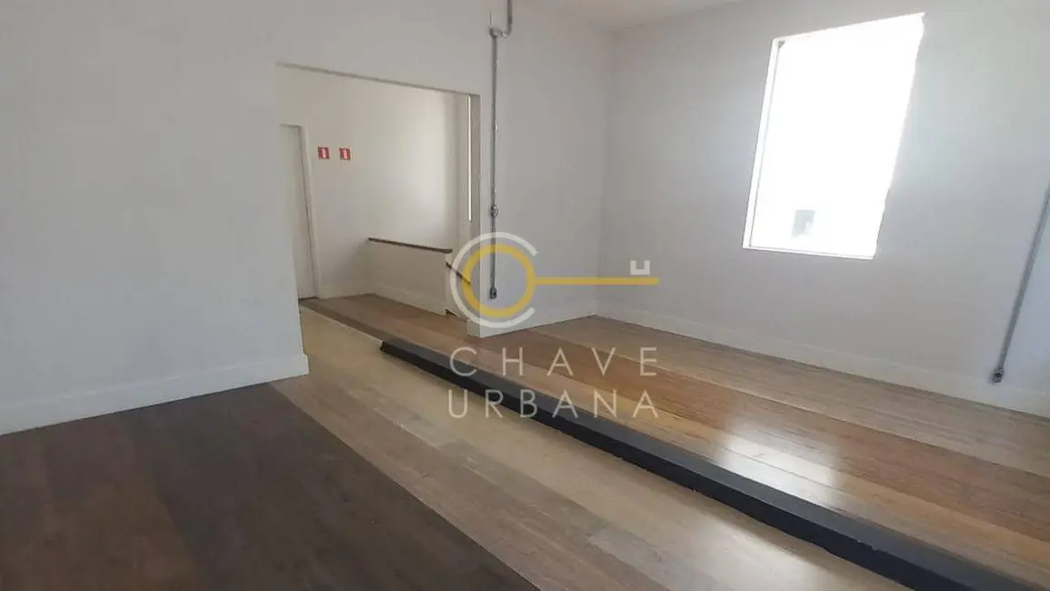 Foto 7 de Sobrado à venda, 500m2 em Gonzaga, Santos - SP