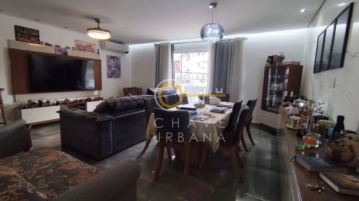 Sobrado com 4 quartos à venda, 147m2 em Embaré, Santos - SP - imagem 1 Foto 1 de Sobrado com 4 quartos à venda, 147m2 em Embaré, Santos - SP