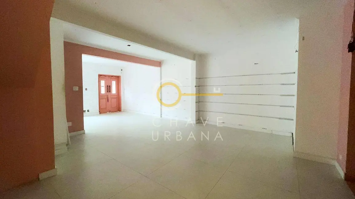 Foto 2 de Loja à venda, 300m2 em Embaré, Santos - SP
