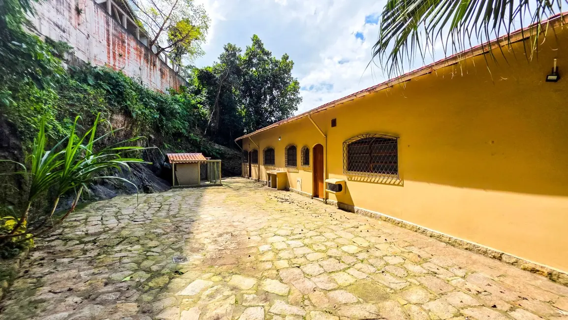 Casa de Condomínio com 6 quartos para alugar, 551m2 em Santos - SP - imagem 6 Foto 6 de Casa de Condomínio com 6 quartos para alugar, 551m2 em Santos - SP