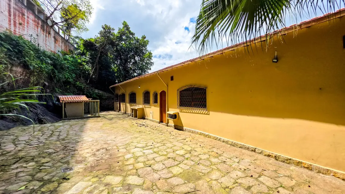 Casa de Condomínio com 6 quartos para alugar, 551m2 em Santos - SP - imagem 5 Foto 5 de Casa de Condomínio com 6 quartos para alugar, 551m2 em Santos - SP