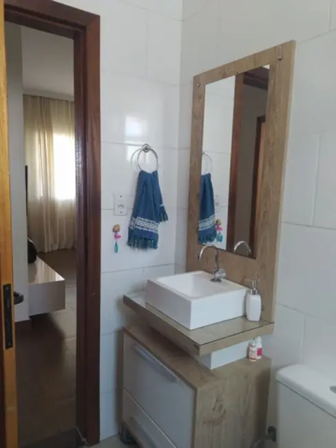 Foto 7 de Casa com 4 quartos à venda, 110m2 em Contagem - MG