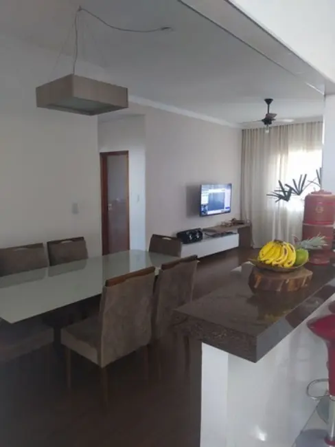 Foto 8 de Casa com 4 quartos à venda, 110m2 em Contagem - MG