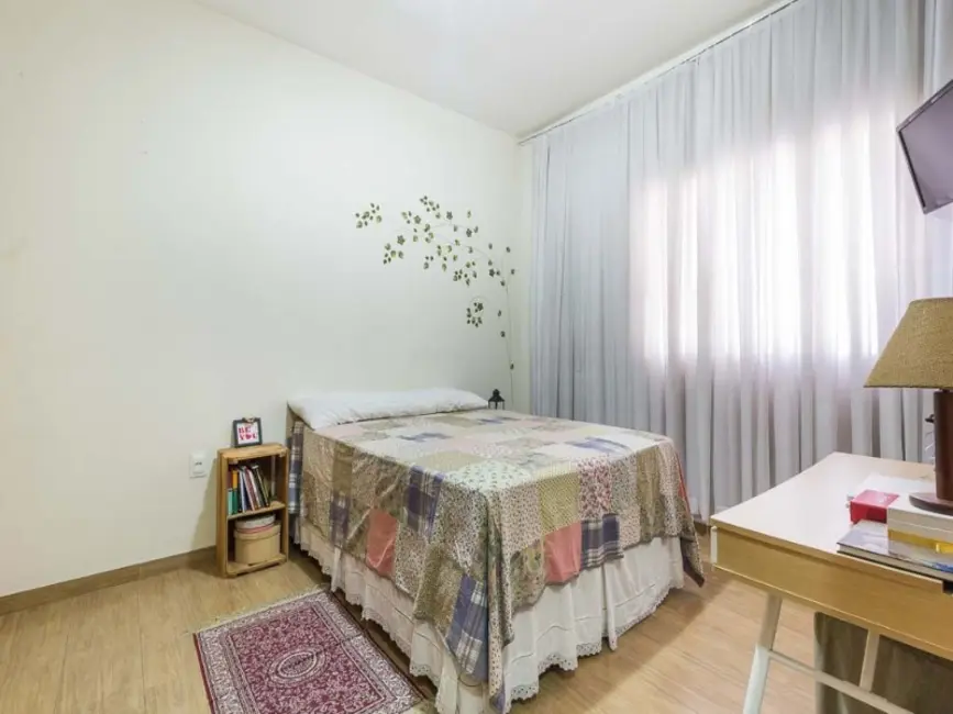 Foto 8 de Casa com 4 quartos à venda, 360m2 em Contagem - MG