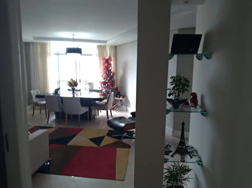 Foto 7 de Apartamento com 5 quartos à venda, 200m2 em Contagem - MG