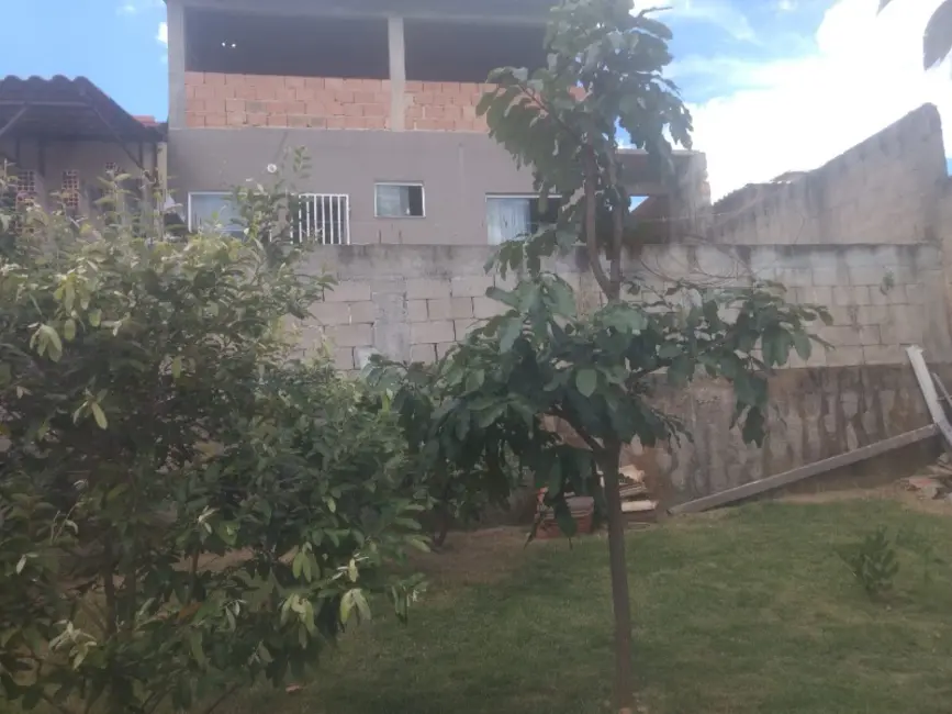 Foto 3 de Casa com 2 quartos à venda, 220m2 em Esmeraldas - MG