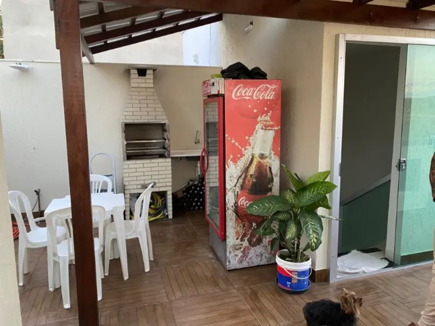 Foto 2 de Casa com 3 quartos à venda, 260m2 em Nossa Senhora das Graças, Betim - MG