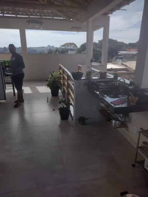 Foto 3 de Casa com 3 quartos à venda, 180m2 em Contagem - MG