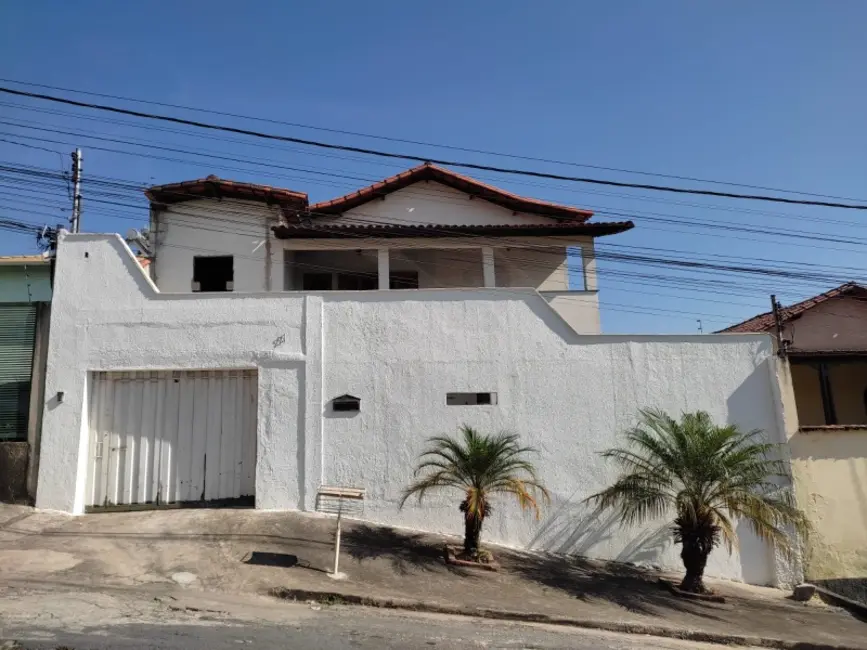 Foto 1 de Casa com 4 quartos à venda, 271m2 em Contagem - MG