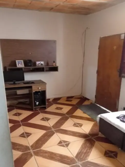 Foto 3 de Casa com 1 quarto à venda, 100m2 em Santa Matilde, Santa Luzia - MG