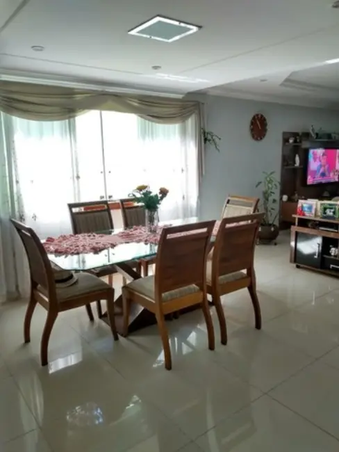 Foto 9 de Casa com 4 quartos à venda, 330m2 em Contagem - MG