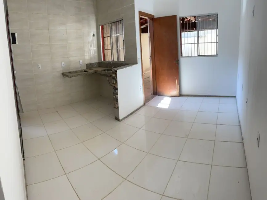 Foto 1 de Casa com 2 quartos à venda, 150m2 em Esmeraldas - MG