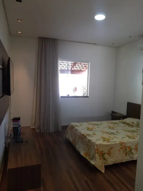 Foto 7 de Casa com 3 quartos à venda, 300m2 em Contagem - MG