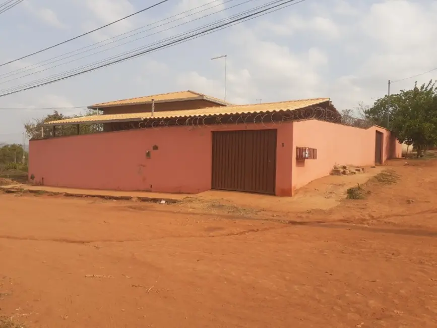 Foto 1 de Casa com 2 quartos à venda, 180m2 em Esmeraldas - MG