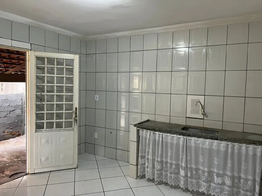 Foto 1 de Casa com 2 quartos à venda, 180m2 em Laranjeiras, Betim - MG