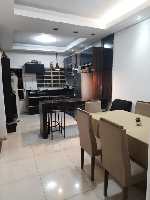 Foto 6 de Casa com 4 quartos à venda, 120m2 em Contagem - MG