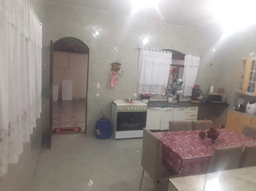 Foto 2 de Casa com 2 quartos à venda, 180m2 em Contagem - MG