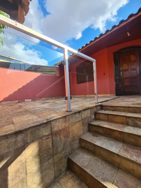 Foto 3 de Casa com 4 quartos à venda, 360m2 em Contagem - MG