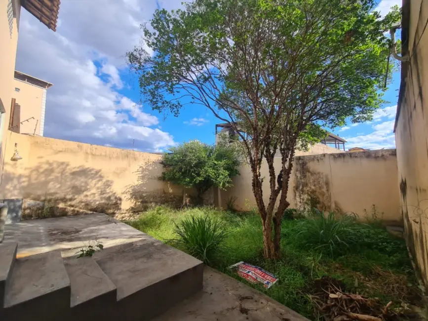 Foto 7 de Casa com 4 quartos à venda, 360m2 em Contagem - MG