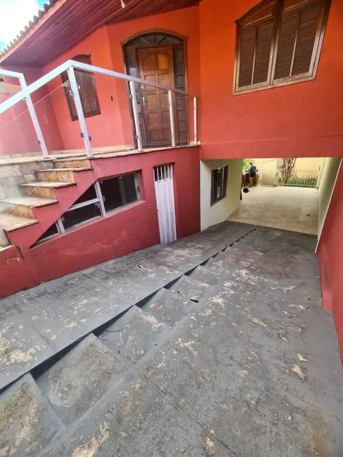 Foto 2 de Casa com 4 quartos à venda, 360m2 em Contagem - MG