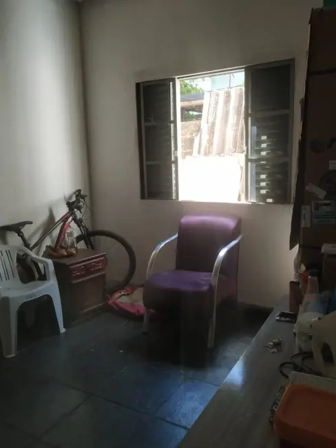 Foto 2 de Casa com 1 quarto à venda, 170m2 em Contagem - MG