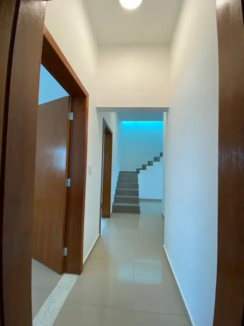 Casa com 3 quartos à venda, 180m2 em Esmeraldas - MG - imagem 4 Foto 4 de Casa com 3 quartos à venda, 180m2 em Esmeraldas - MG