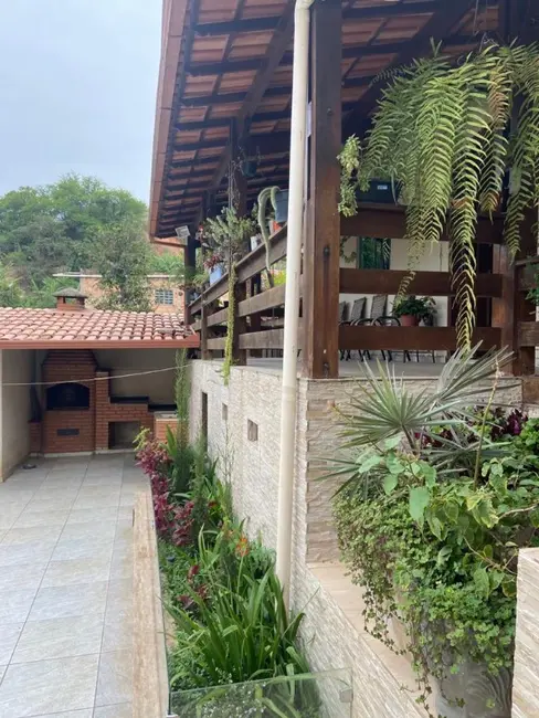 Foto 3 de Casa com 3 quartos à venda, 360m2 em Jardim Casa Branca, Betim - MG