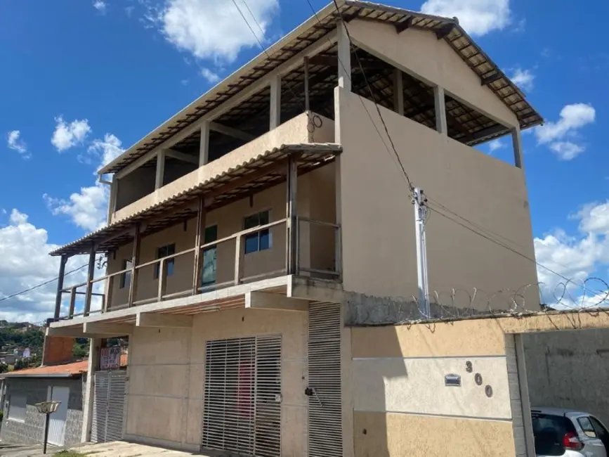 Casa com 5 quartos à venda, 180m2 em Sevilha (2ª Seção), Ribeirao Das Neves - MG - imagem 3 Foto 3 de Casa com 5 quartos à venda, 180m2 em Sevilha (2ª Seção), Ribeirao Das Neves - MG