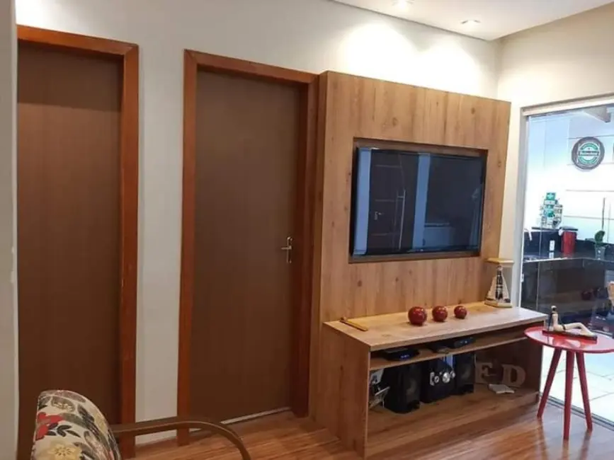 Casa com 2 quartos à venda, 90m2 em Esmeraldas - MG - imagem 3 Foto 3 de Casa com 2 quartos à venda, 90m2 em Esmeraldas - MG