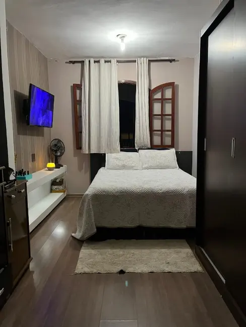 Casa com 3 quartos à venda, 360m2 em Felixlândia (Justinópolis), Ribeirao Das Neves - MG - imagem 5 Foto 5 de Casa com 3 quartos à venda, 360m2 em Felixlândia (Justinópolis), Ribeirao Das Neves - MG