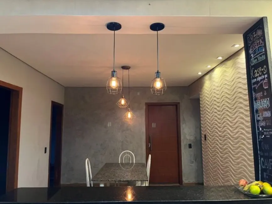 Foto 2 de Casa com 3 quartos à venda, 360m2 em Felixlândia (Justinópolis), Ribeirao Das Neves - MG