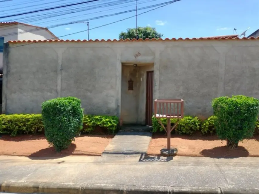 Foto 1 de Casa com 2 quartos à venda, 360m2 em Contagem - MG