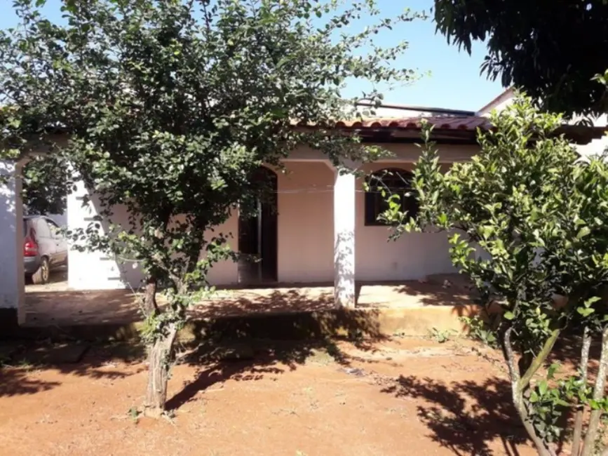 Foto 3 de Casa com 2 quartos à venda, 360m2 em Contagem - MG