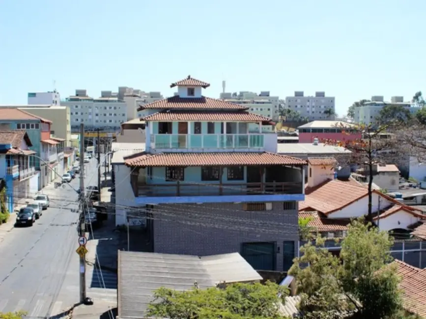 Foto 3 de Casa com 5 quartos à venda, 180m2 em Contagem - MG