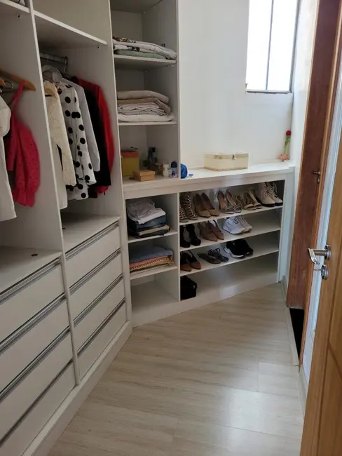 Foto 7 de Casa com 4 quartos à venda, 390m2 em Contagem - MG