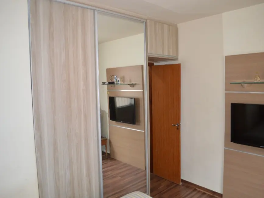 Foto 7 de Casa com 2 quartos à venda, 90m2 em Contagem - MG