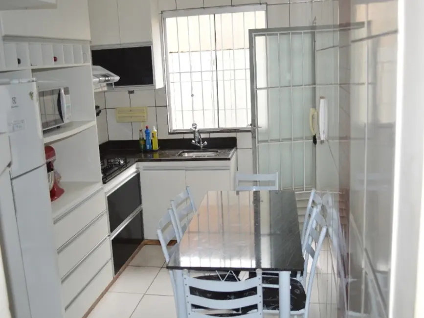 Foto 3 de Casa com 2 quartos à venda, 90m2 em Contagem - MG