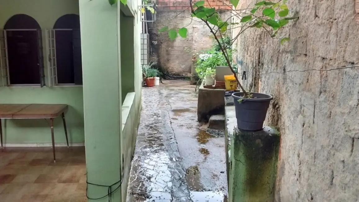 Casa com 3 quartos à venda, 180m2 em Contagem - MG - imagem 2 Foto 2 de Casa com 3 quartos à venda, 180m2 em Contagem - MG