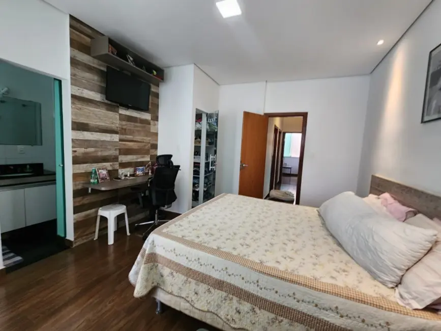 Casa com 3 quartos à venda, 150m2 em Contagem - MG - imagem 8 Foto 8 de Casa com 3 quartos à venda, 150m2 em Contagem - MG