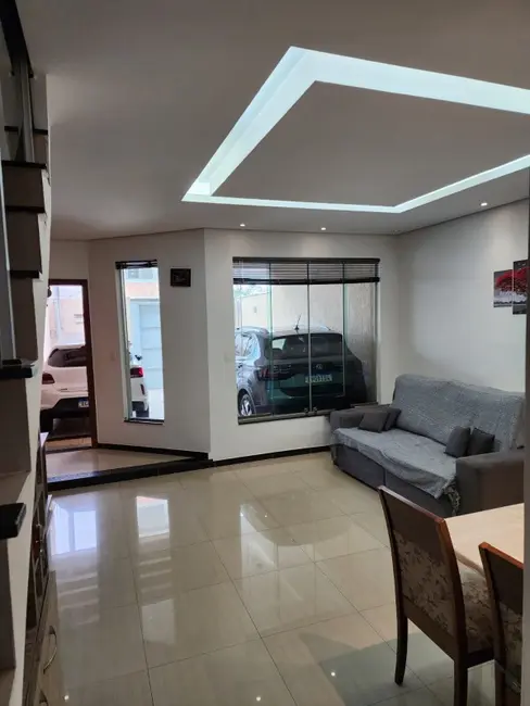 Foto 2 de Casa com 3 quartos à venda, 150m2 em Contagem - MG