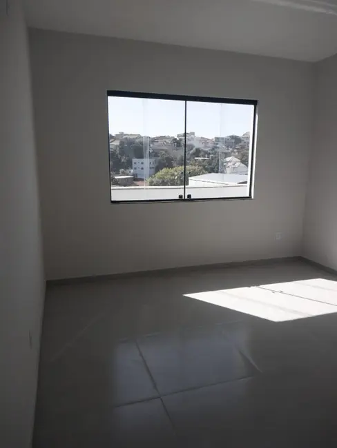 Foto 6 de Casa com 2 quartos à venda, 140m2 em Contagem - MG