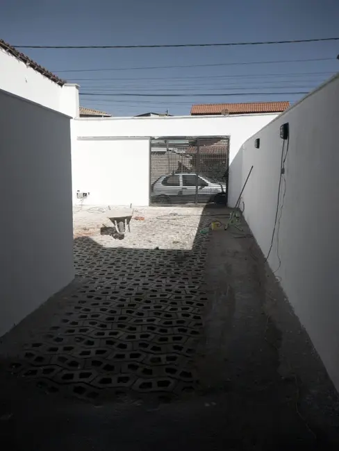 Foto 2 de Casa com 2 quartos à venda, 140m2 em Contagem - MG