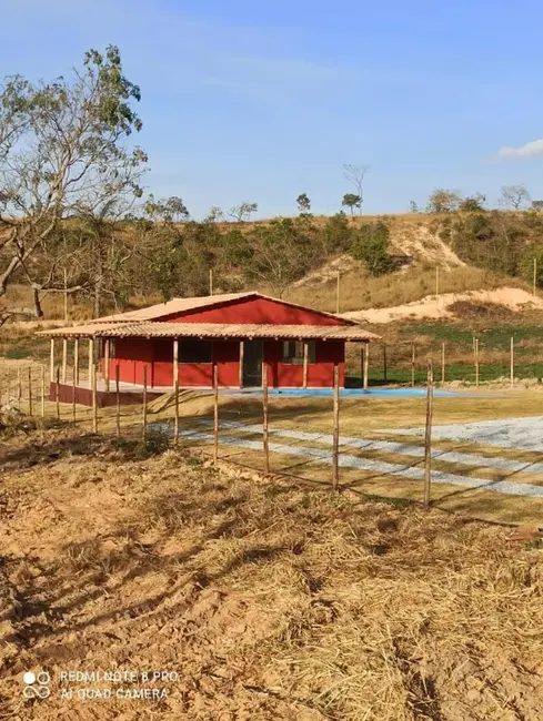 Sítio / Rancho com 3 quartos à venda, 1000m2 em Vargem Bento da Costa, Esmeraldas - MG - imagem 8 Foto 8 de Sítio / Rancho com 3 quartos à venda, 1000m2 em Vargem Bento da Costa, Esmeraldas - MG
