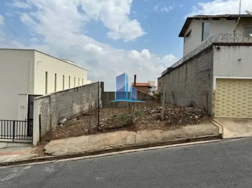 Foto 1 de Terreno / Lote à venda, 200m2 em Contagem - MG