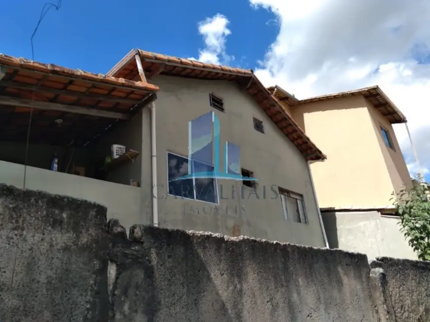 Foto 1 de Casa com 2 quartos à venda, 100m2 em Crucilandia - MG