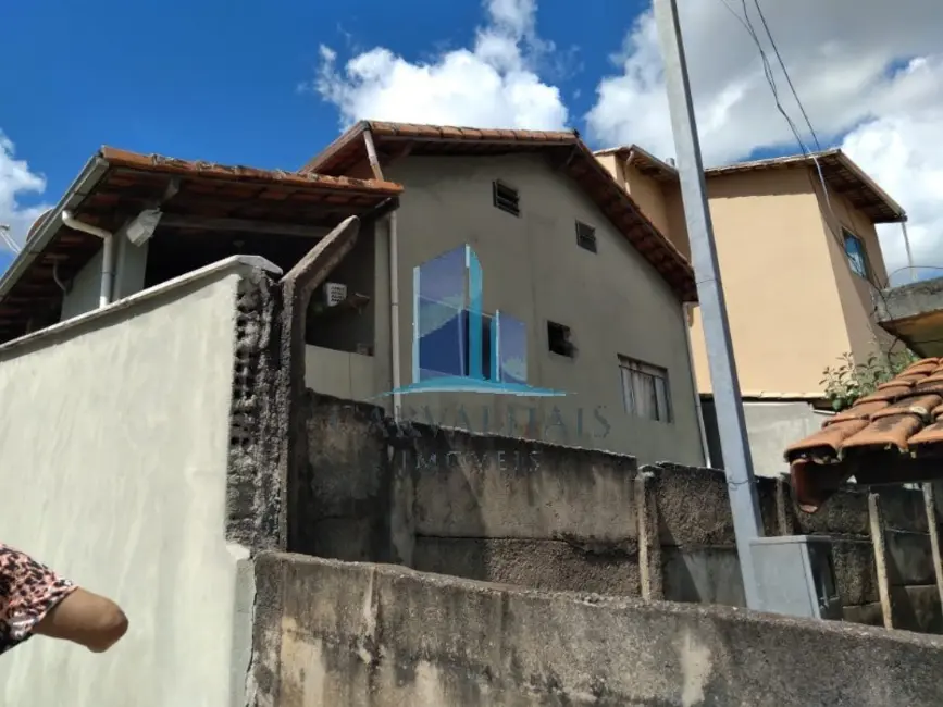 Foto 2 de Casa com 2 quartos à venda, 100m2 em Crucilandia - MG