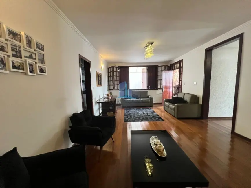 Foto 2 de Casa com 4 quartos à venda, 472m2 em Contagem - MG